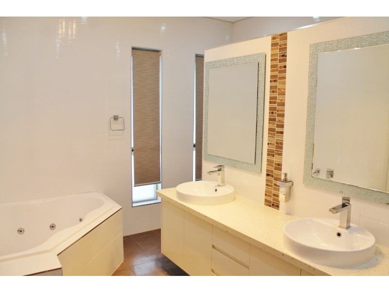 2 Tom Scanlon Close, Kellyville NSW 2155