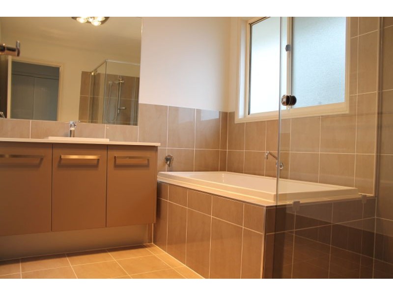 40 Canal Parade, Leppington NSW 2179
