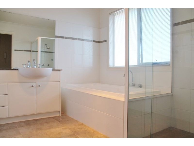 12 Linden Way, Bella Vista NSW 2153