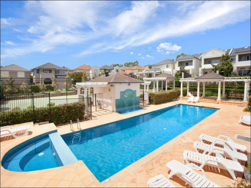 12 Linden Way, Bella Vista NSW 2153
