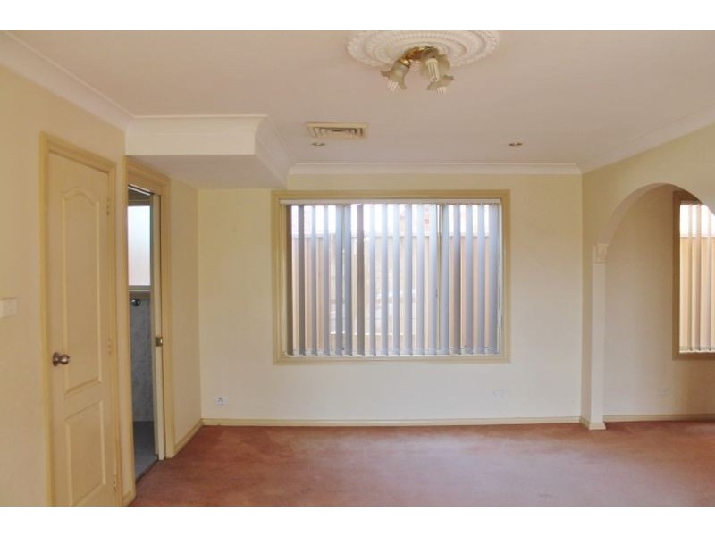 2/5 Pomegranate Place, Glenwood NSW 2768