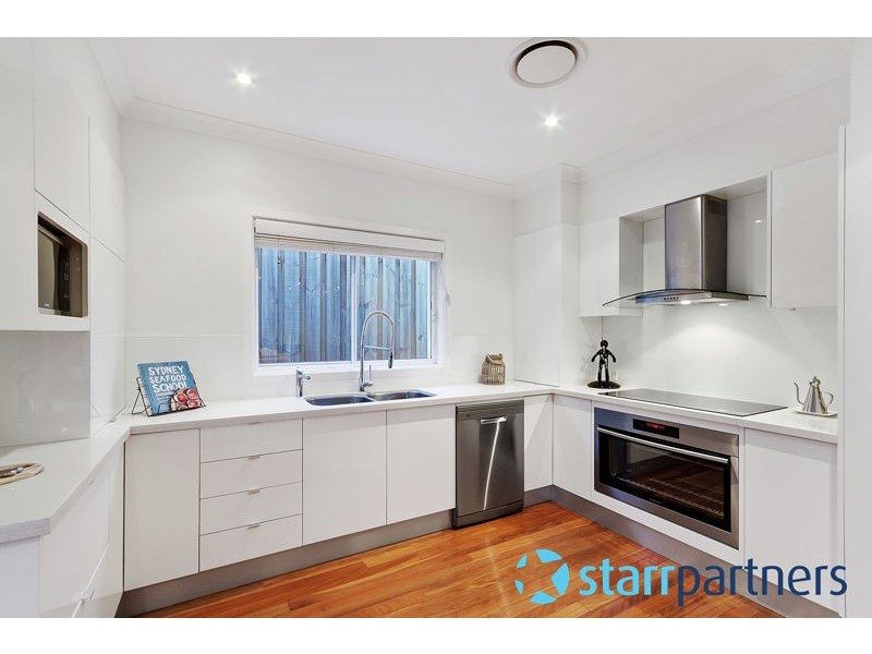 18 Ravenswood Rise, Bella Vista NSW 2153