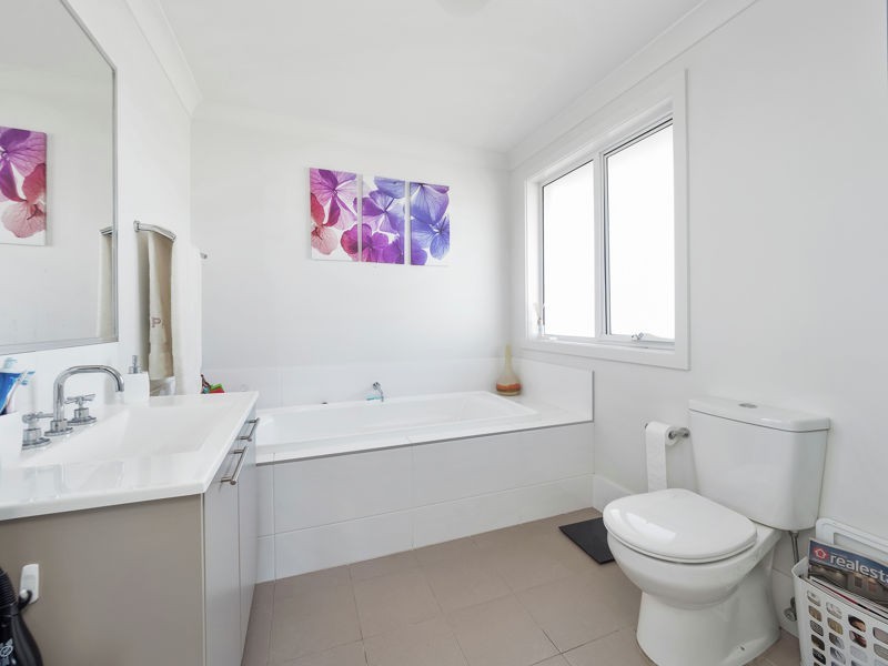 10 Lookout Circuit, Stanhope Gardens NSW 2768