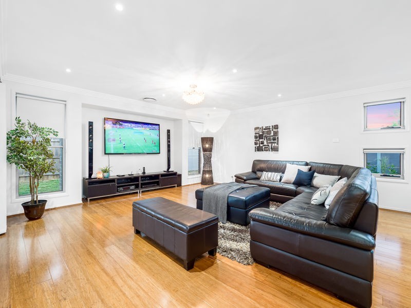 65 Ridgeline Drive, The Ponds NSW 2769