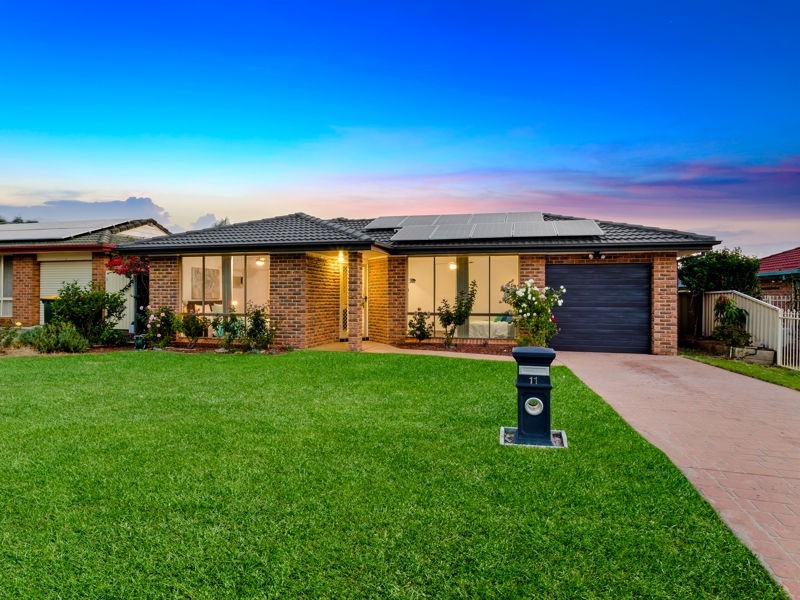 11 Simms Road, Oakhurst NSW 2761