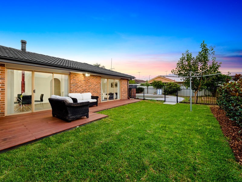 11 Simms Road, Oakhurst NSW 2761
