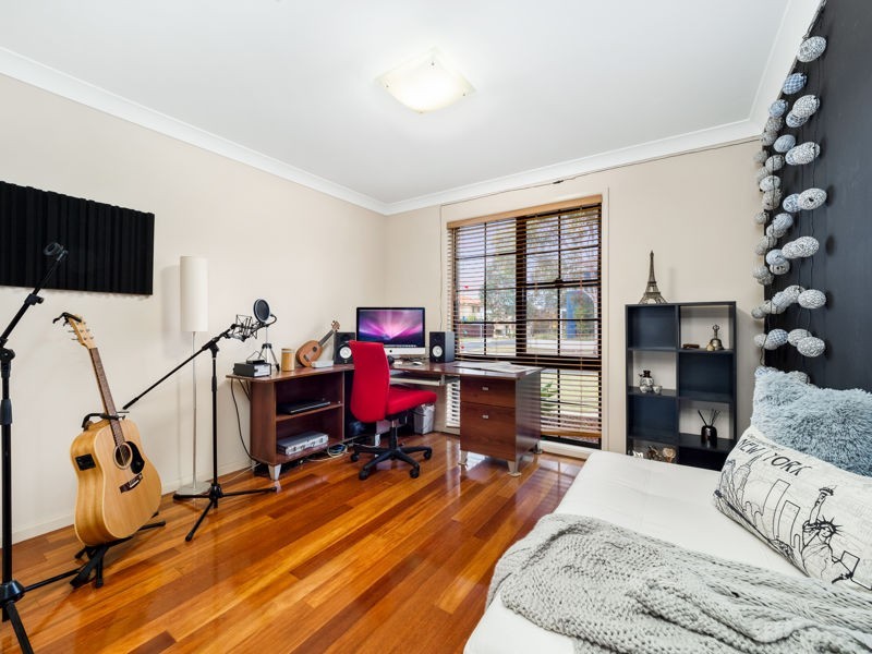 4 Huon Close, Stanhope Gardens NSW 2768