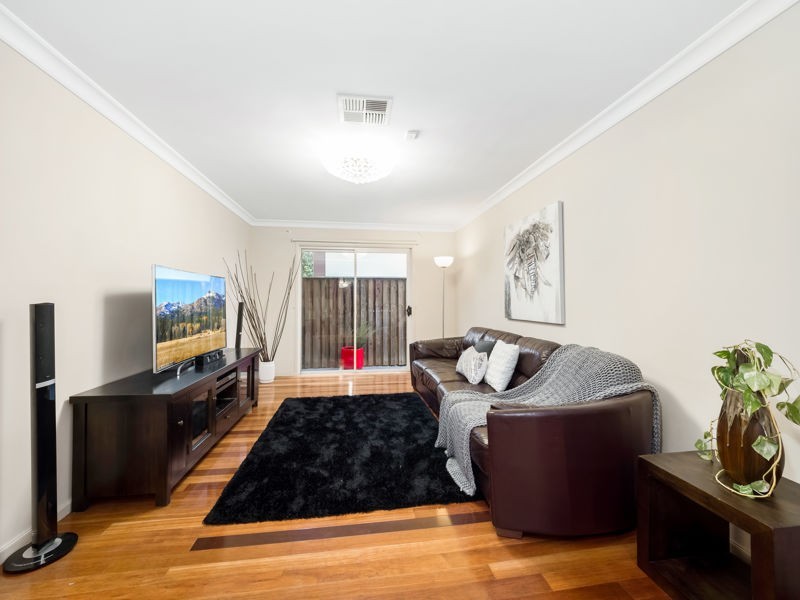 4 Huon Close, Stanhope Gardens NSW 2768