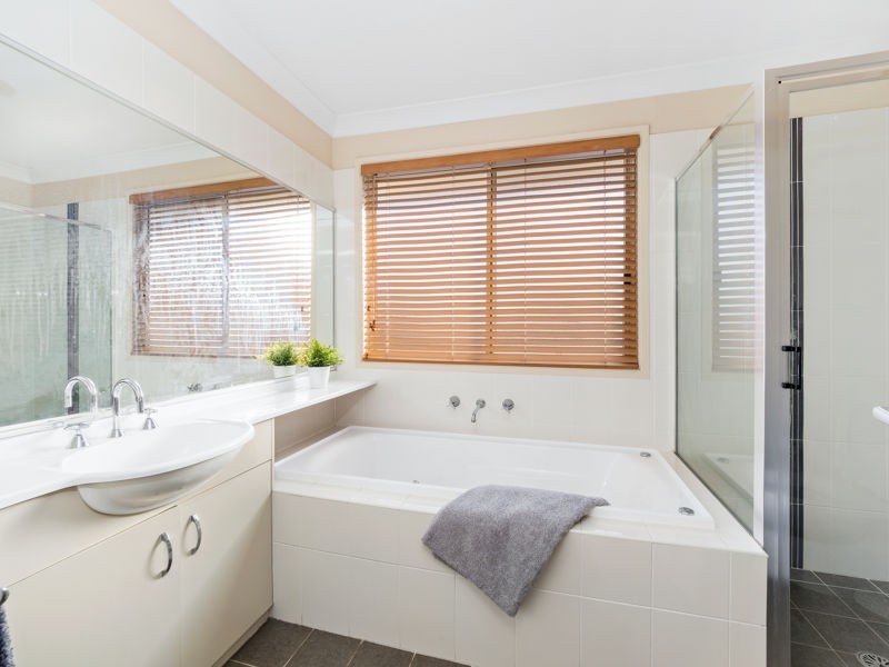 4 Huon Close, Stanhope Gardens NSW 2768