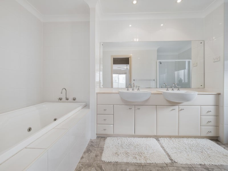 37 Linden Way, Bella Vista NSW 2153