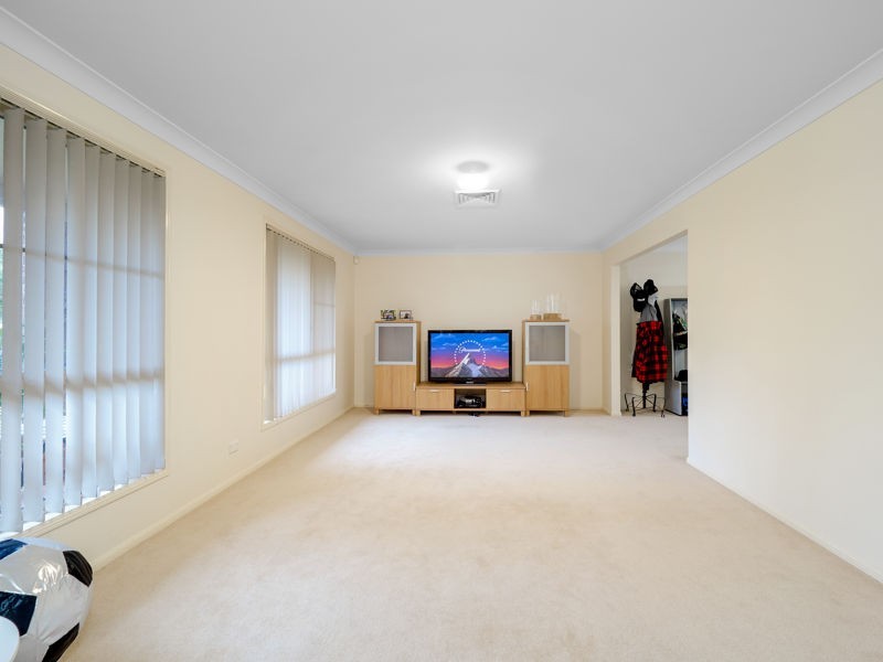 89 Brampton Drive, Beaumont Hills NSW 2155