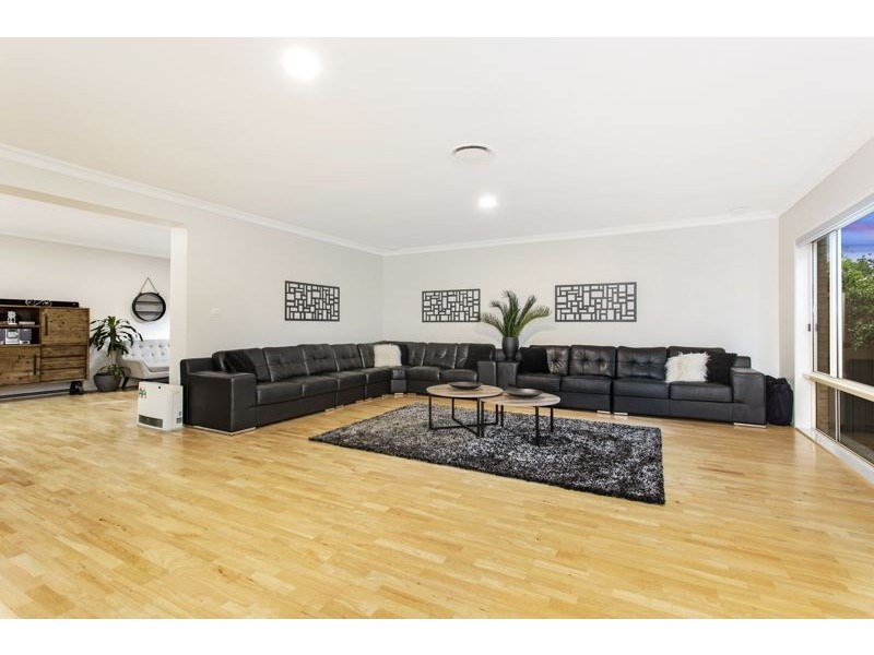 27 Melanie Place, Bella Vista NSW 2153