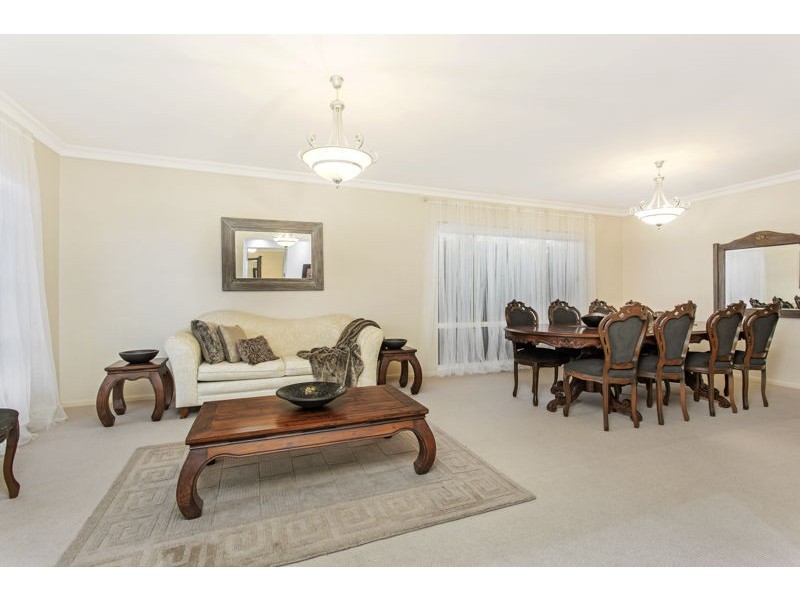 27 Melanie Place, Bella Vista NSW 2153