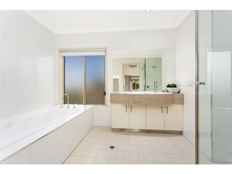 27 Melanie Place, Bella Vista NSW 2153