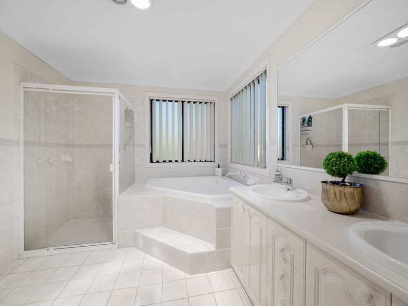 19 Millcroft Way, Beaumont Hills NSW 2155
