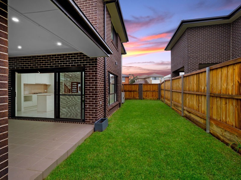 32 Summerland Crescent, Colebee NSW 2761