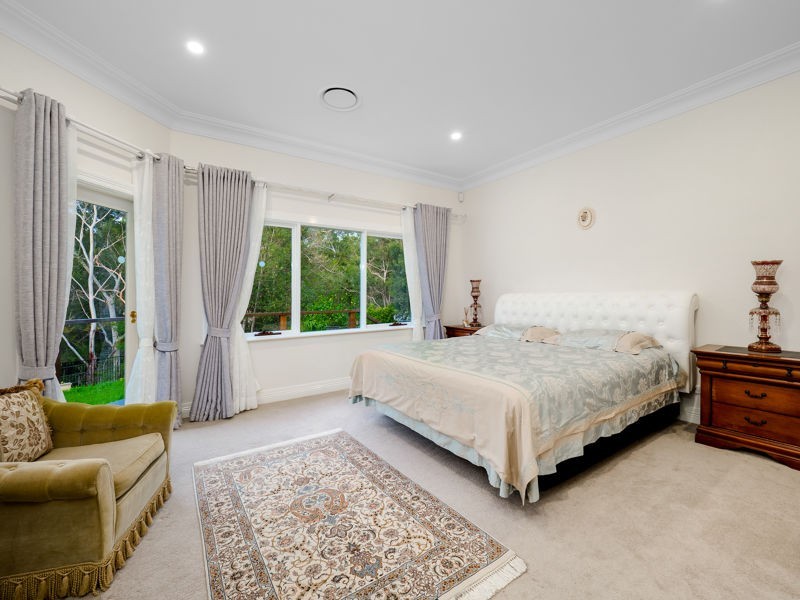 220 Ridgecrop Drive, Castle Hill NSW 2154