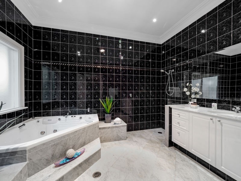 220 Ridgecrop Drive, Castle Hill NSW 2154