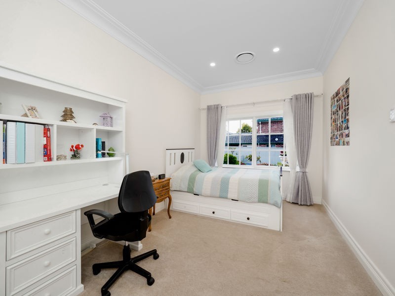 220 Ridgecrop Drive, Castle Hill NSW 2154
