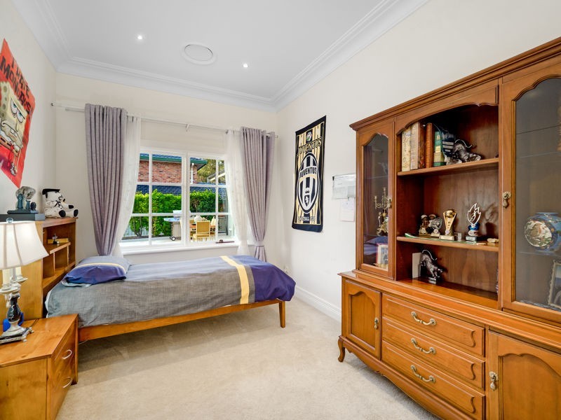 220 Ridgecrop Drive, Castle Hill NSW 2154