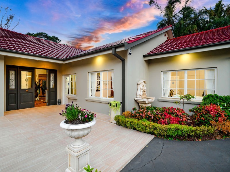 220 Ridgecrop Drive, Castle Hill NSW 2154