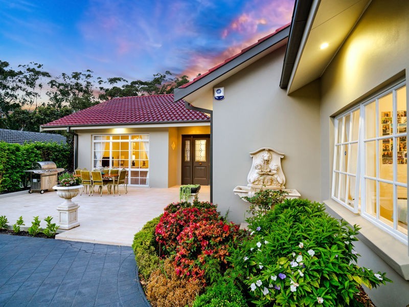 220 Ridgecrop Drive, Castle Hill NSW 2154