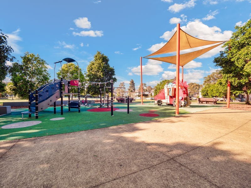 1 Huon Close, Stanhope Gardens NSW 2768