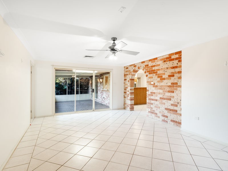 25 Springfield Crescent, Bella Vista NSW 2153