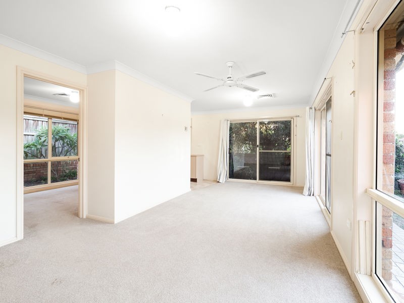 25 Springfield Crescent, Bella Vista NSW 2153