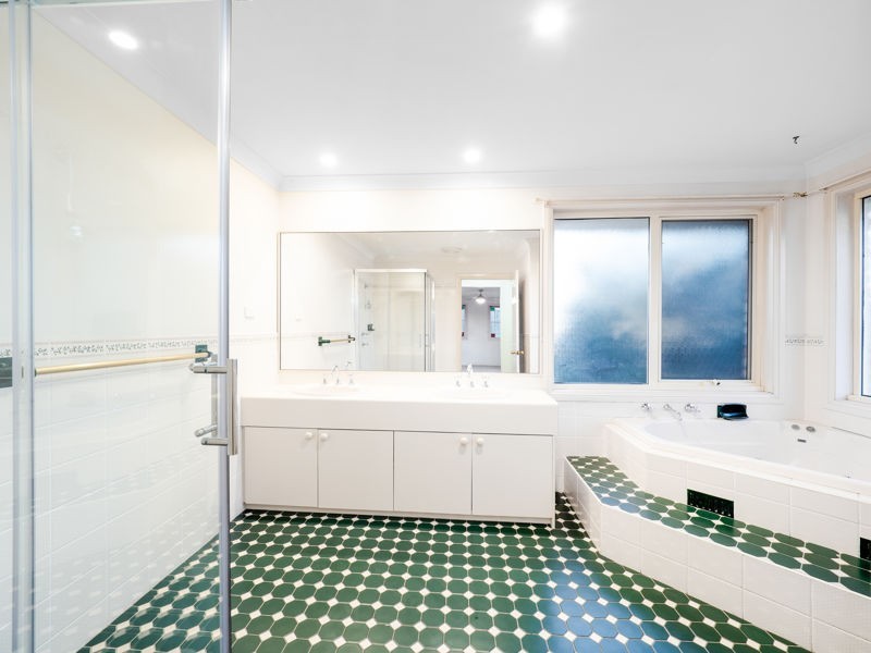 25 Springfield Crescent, Bella Vista NSW 2153