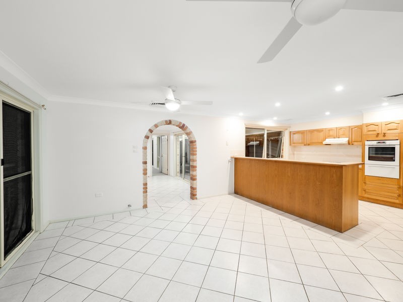 25 Springfield Crescent, Bella Vista NSW 2153