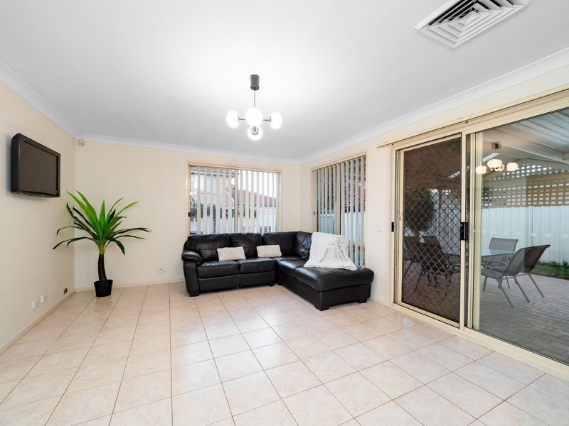 14 Kinchega Crescent, Glenwood NSW 2768