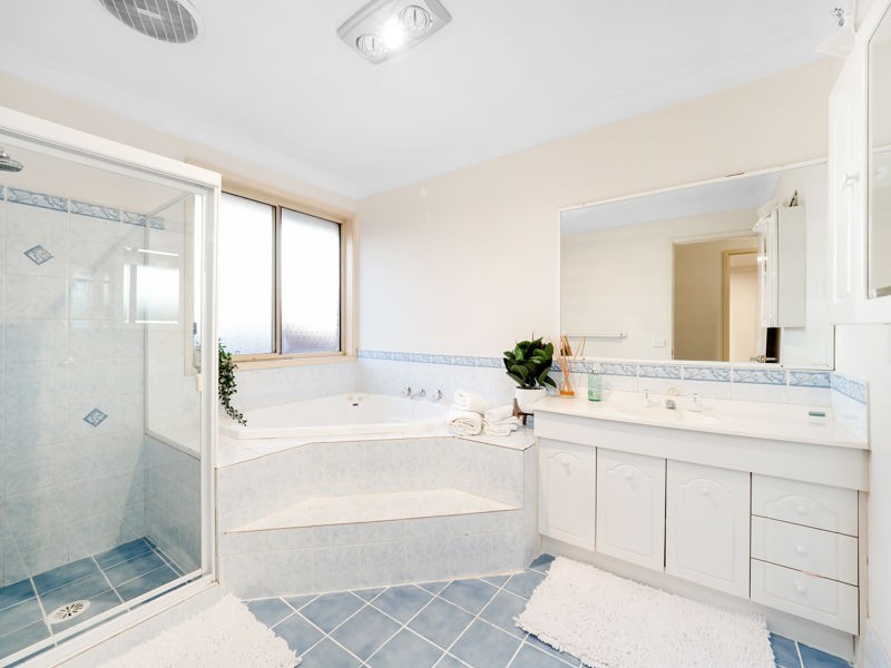 14 Kinchega Crescent, Glenwood NSW 2768