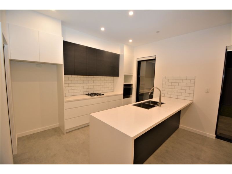 8 Phyllis Avenue, Picnic Point NSW 2213