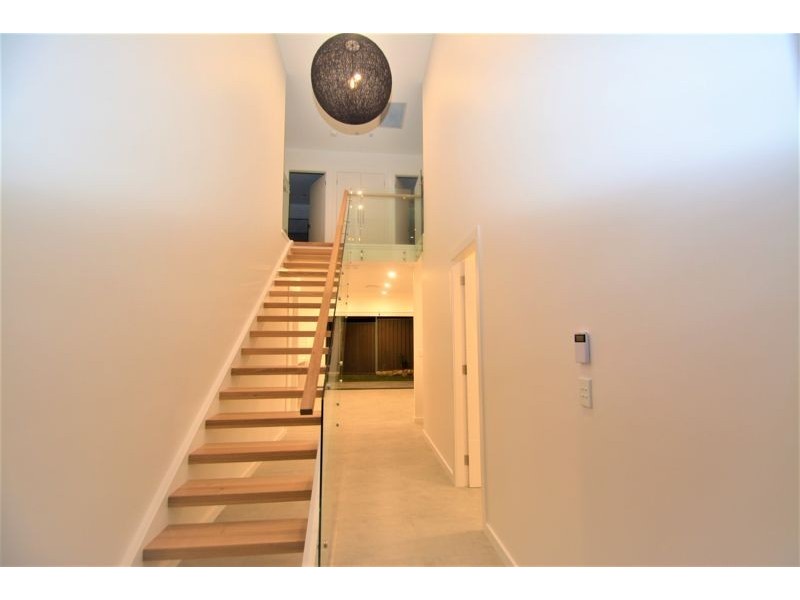 8 Phyllis Avenue, Picnic Point NSW 2213