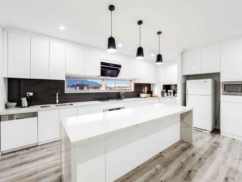 60 Fontana Drive, Box Hill NSW 2765