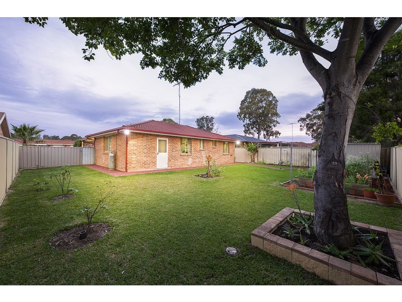 6 Magyar Place, Oakhurst NSW 2761