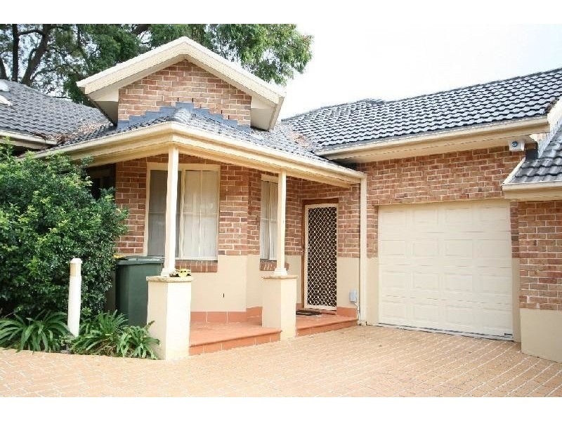 4/26 Carinya Street, Girraween NSW 2145