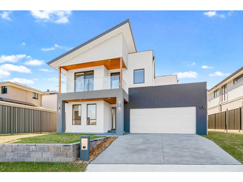 7 Hedgewood Dr, Box Hill NSW 2765