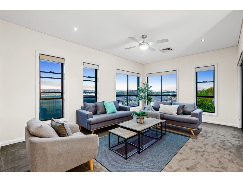 16 Sovereign Ave, Kellyville Ridge NSW 2155