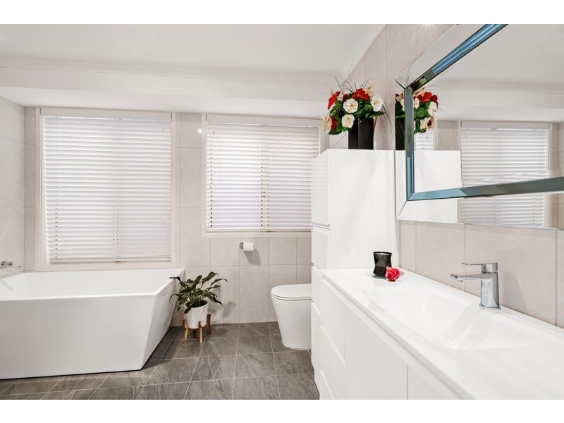 40 Calandra Avenue, Quakers Hill NSW 2763