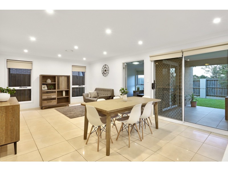 27 Wyndham Glade, The Ponds NSW 2769