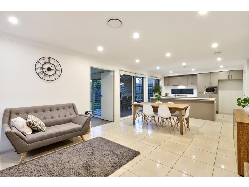 27 Wyndham Glade, The Ponds NSW 2769