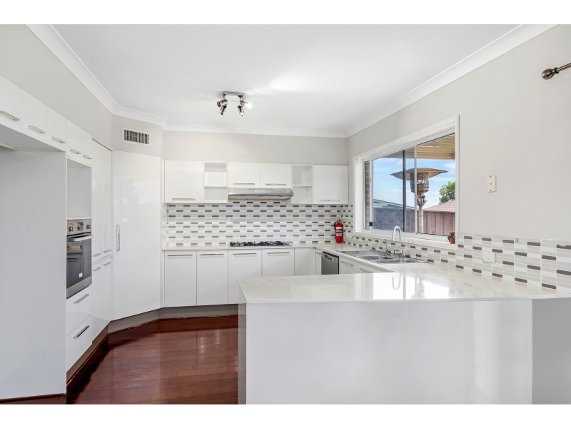 17 Hadley Circuit, Beaumont Hills NSW 2155