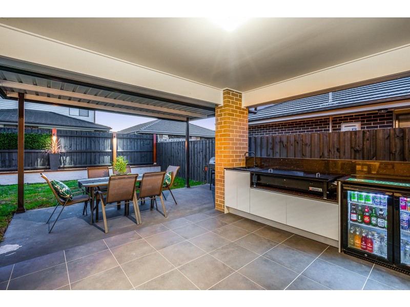 28 Corallee Crescent, Marsden Park NSW 2765