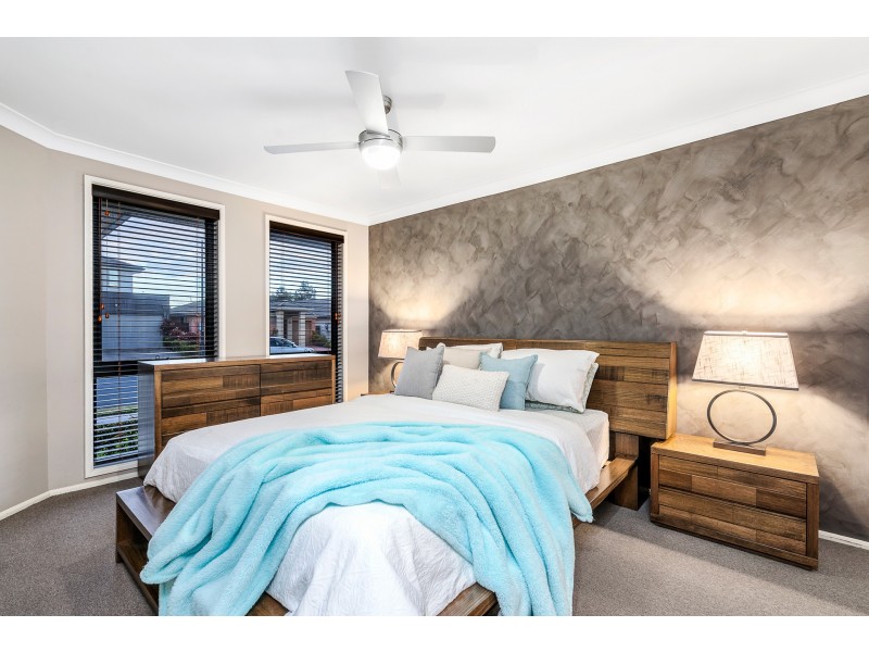 16 Jenkin Street, Ropes Crossing NSW 2760