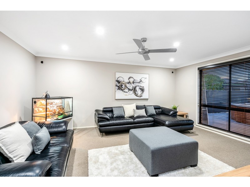 16 Jenkin Street, Ropes Crossing NSW 2760