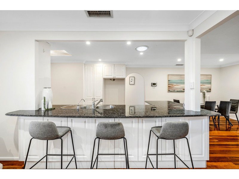 9 Amphitheatre Circuit, Baulkham Hills NSW 2153