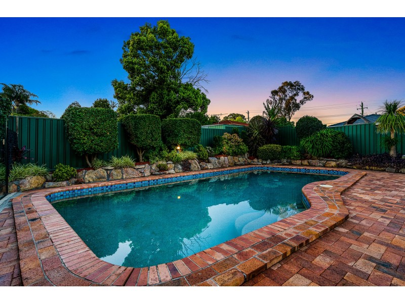 9 Amphitheatre Circuit, Baulkham Hills NSW 2153