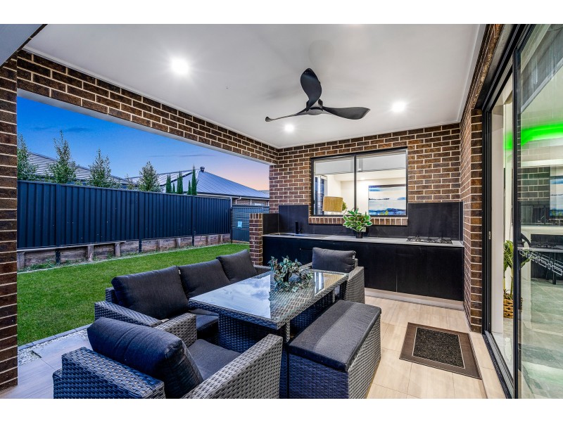 8 Perera Street, Riverstone NSW 2765